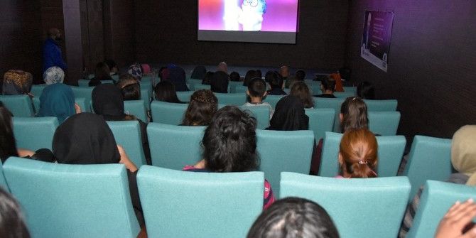 Çolakbayrakda, Yetim Çocuklarla ’Sinema Günü’nde Bir Araya Geldi