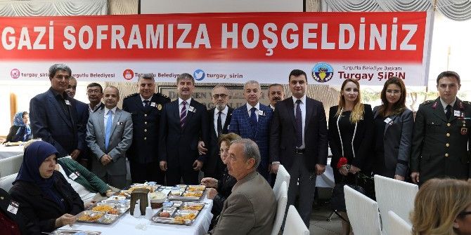Turgutlu’da ’Gazi Sofrası’nda Birlik Ve Beraberlik Mesajları Verildi