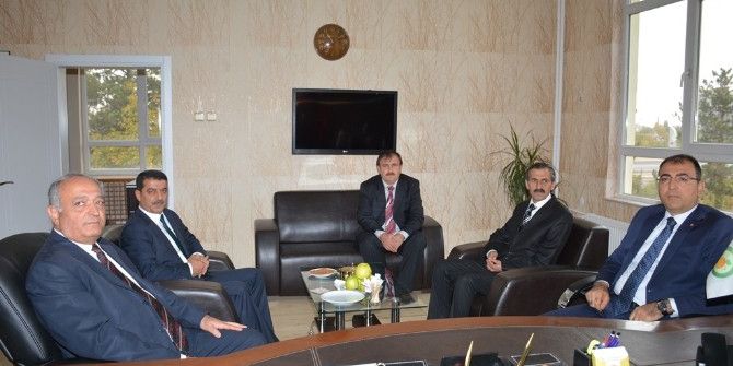 Vali Toprak’dan Kayısı Araştırma Enstitüsü’ne Ziyaret