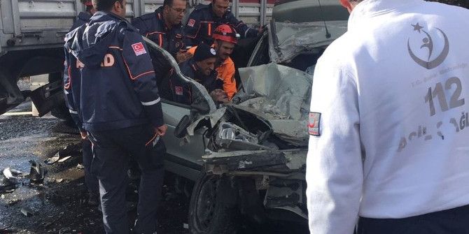 Erzurum’da Trafik Kazası: 2 Ölü, 2 Yaralı