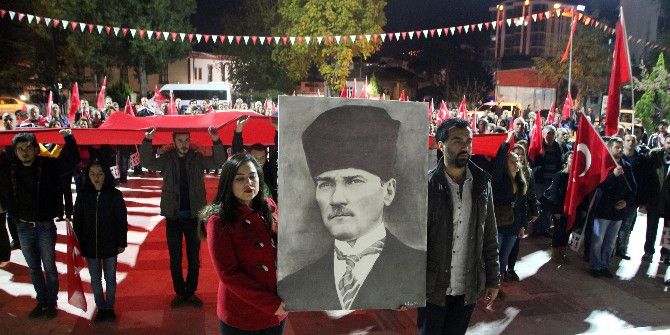 Bilecik’te Demokrasi Ve Cumhuriyet Yürüyüşü Gerçekleştirildi