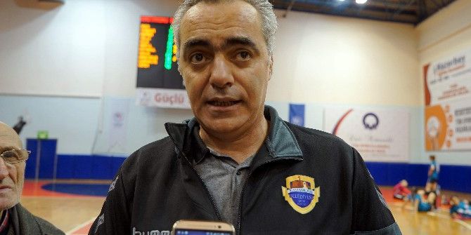 Kastamonu Belediyespor Antrenörü Hakan Günal,