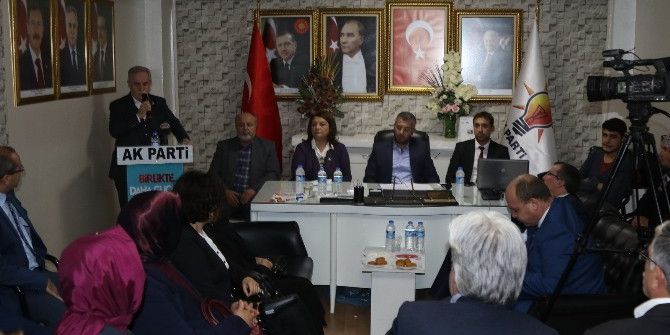 Ak Parti Akhisar İlçe Danışma Meclis Toplantısı Yapıldı