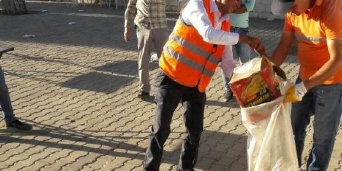 Damat Önce Çevreyi Temizledi Sonra Gelinine Kavuştu