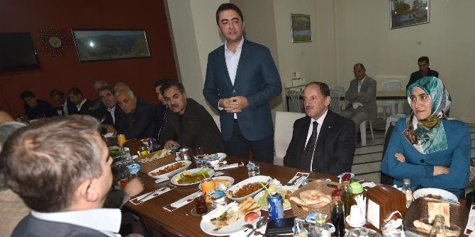 Erdemir Onuruna Veda Yemeği