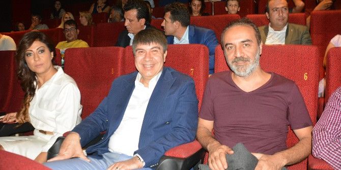 Yılmaz Erdoğan ’Ekşi Elmalar’ı Sinemaseverlerle Birlikte İzledi