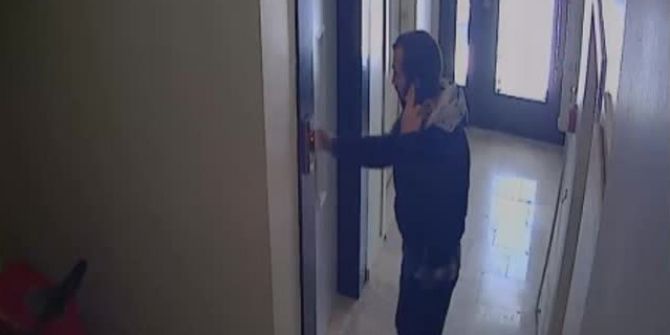 Apartmandan Ayakkabı Hırsızlığı Kamerada