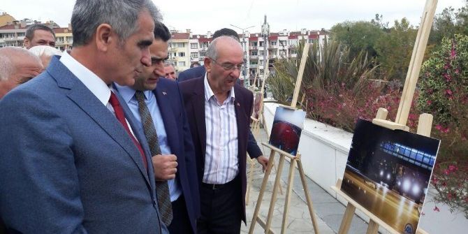 Nilüferli Ak Gençlerden ‘Demokrasi Ve Cumhuriyet’ Sergisi