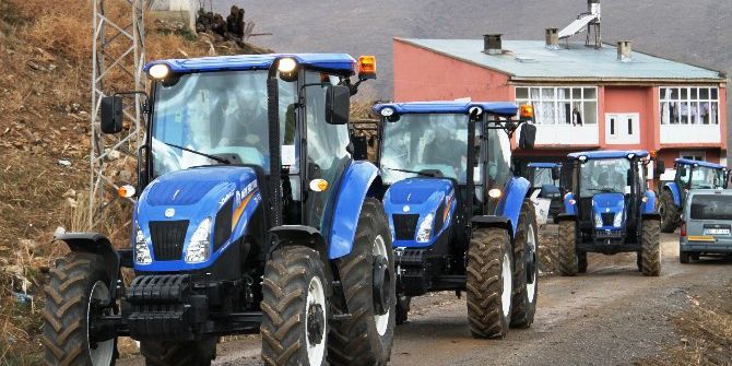 Artos Dağı Eteğinde Traktör Tanıtımı