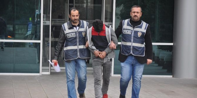 Bir Motosiklete 4 Kişi Binen Hırsızlar, Çaldıkları Parayı Lokantada Yediler