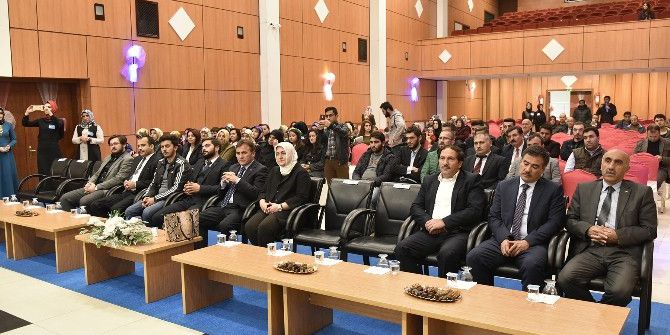 Gümüşhane’de ‘Çocuğunuzun Farkında Mısınız?’ Konulu Seminer Düzenlendi