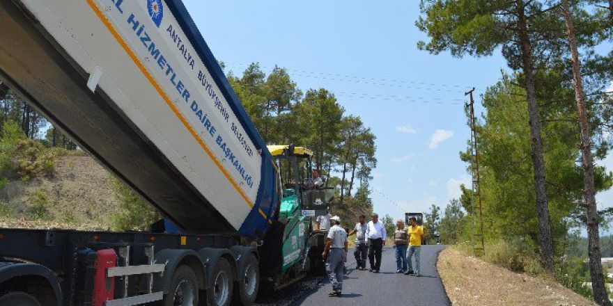 Kaş’ın Mahallelerine Sıcak Asfalt