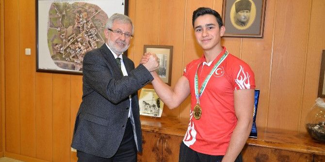 Rektör Ulcay, Dünya Şampiyonunu Ağırladı