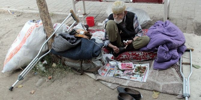 Parkta Yaşayan Yaşlı Adama Devlet Sahip Çıktı
