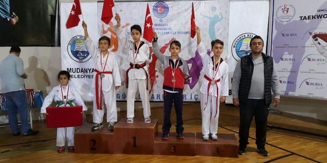 Minik Tekvandoculardan 4 Madalya