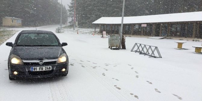 Düzce’ye Mevsimin İlk Karı Yağdı