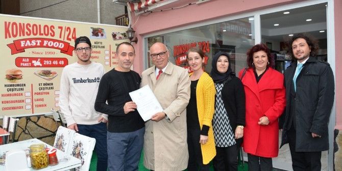 Süleymanpaşa Esnafı Ruhsatına Sahip Çıkıyor
