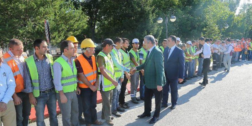 Başkan Çelik Personelle Bayramlaştı