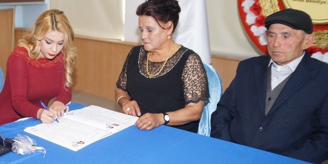 70’lik Çift İkinci Baharını Yaşıyor