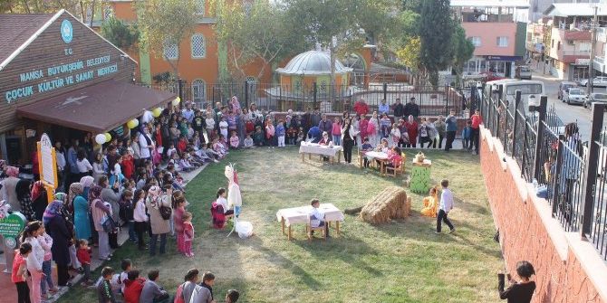 ‘Altın Yumurtlayan Tavuk’ Turgutlu’da