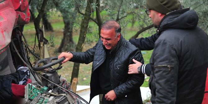 Patronu, 2 Ay Önce Baba Olan Şoförünün Başında Gözyaşlarına Boğuldu