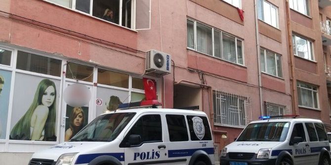 Yaşlı Çift Evde Ölü Bulundu