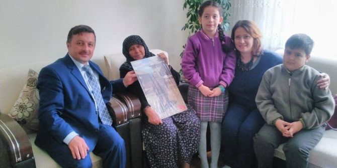 Okul Öğretmen Ve Öğrencilerinden Şehidin Yakınlarına Anlamlı Ziyaret