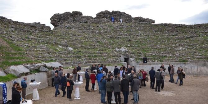 Antik Tiyatroda İlk Toplantı