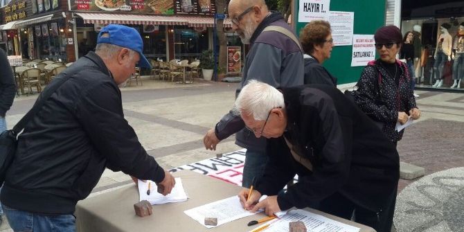 Kuşadası Belediye Mülklerinin Satılmaması İçin İmza Kampanyası Başlatıldı