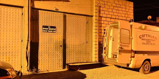 Oğlu Tarafından Tarlada 16 Yerinden Bıçaklanan Baba Öldü