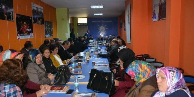 Ardahan Ak Parti’de Toplumsal Eşitlik Cinsiyet Toplantısı Yapıldı