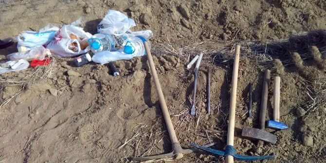 Kök Çapasıyla Hazine Ararken Jandarmaya Yakalandı