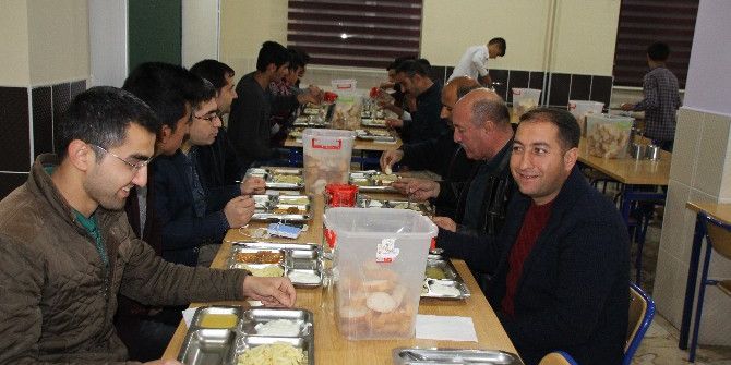 Kaymakam Çetin Öğrencilerle Bir Araya Geldi