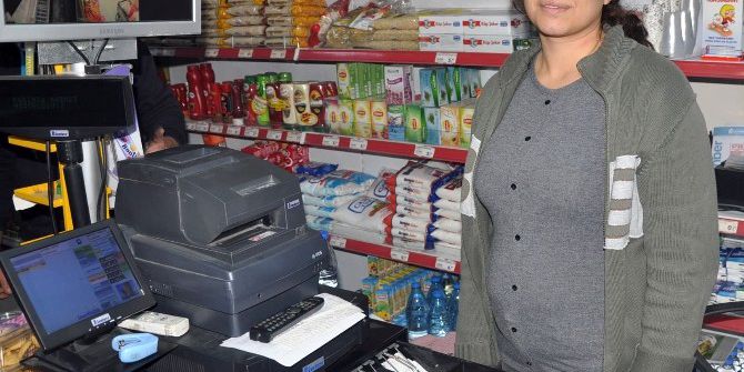 Marketçi Kadın Hırsızı Suçüstü Yakaladı