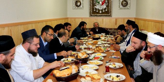 Vuslat Derneği Yöneticileri Basın Mensuplarıyla Bir Araya Geldi