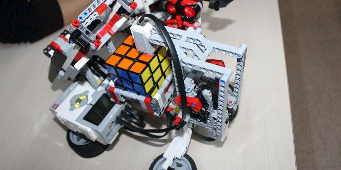 Bu Robot İnsan Aklı İle Yarışıyor