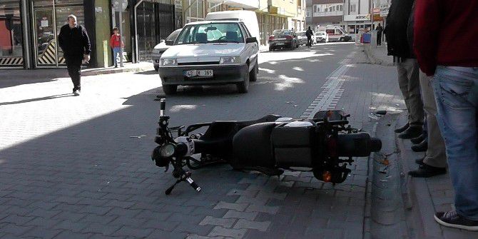 Kulu’da Otomobille Motosiklet Çarpıştı: 1 Yaralı