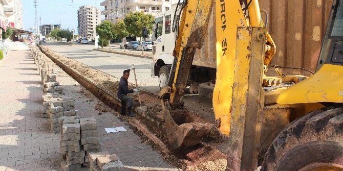 Hastane Çevresindeki Elektrik Telleri Yer Altına Alınıyor