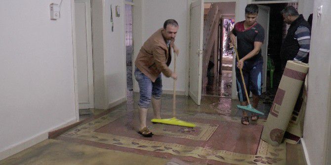 Şanlıurfa’da Çok Sayıda Evi Su Bastı