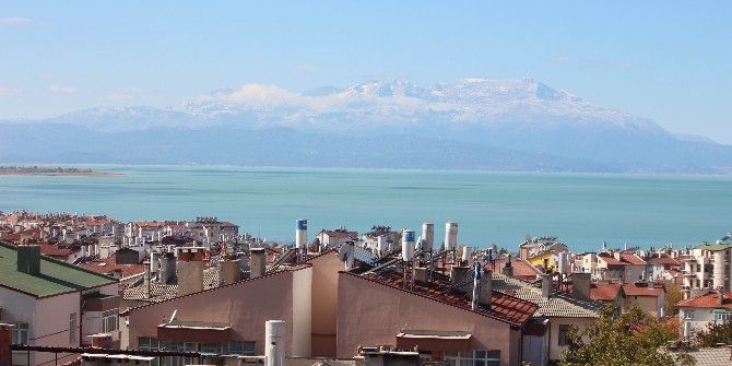 Anamas Dağı’na Mevsimin İlk Karı Düştü