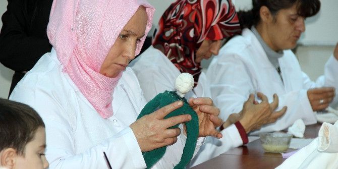Engelli Bayanlar İçin ‘Kitre Bebek’ Kursu Açıldı