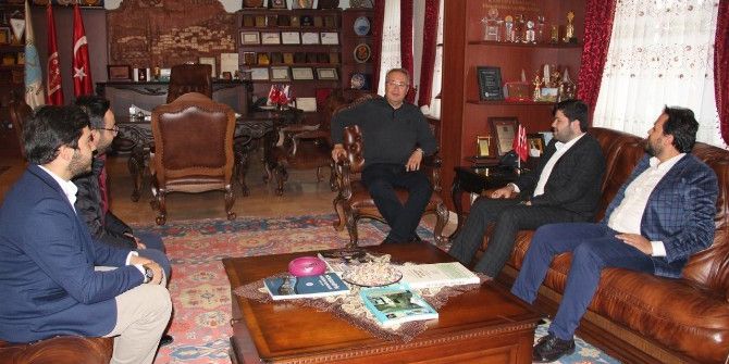 Ak Parti Gençlik Kolları Mkyk Üyeleri Ünver’i Ziyaret Etti