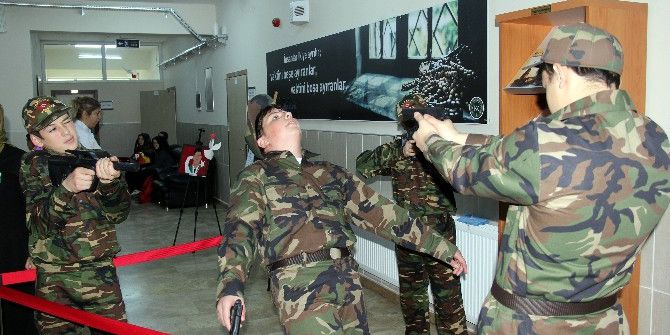 İhl Öğrencileri Halisdemir’i Unutmadı