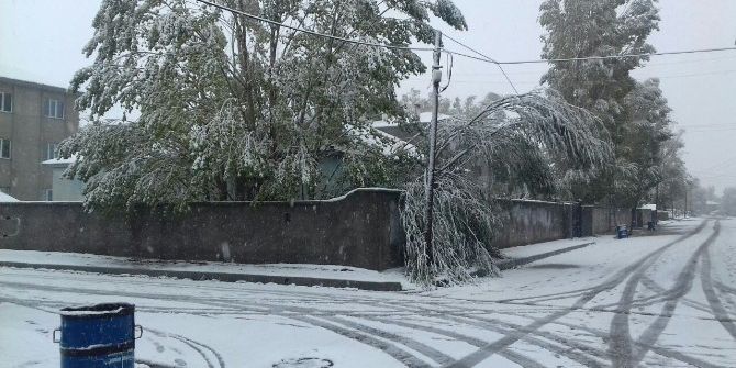 Çaldıran’da Kar Yağışı