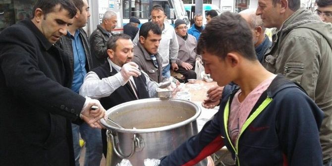 Sorgun Engelliler Umut Derneği Bin Kişiye Aşure Dağıttı