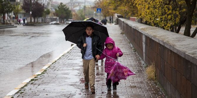 Ahlat’ta Kar Yağışı