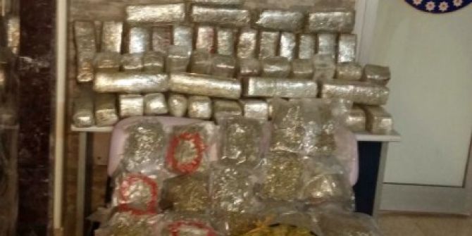 ’Dur’ İhtarına Uymayan Araçtan 76 Kilo Esrar Çıktı
