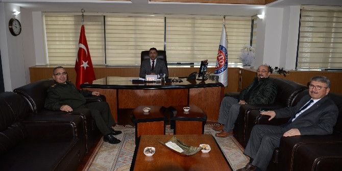 Başkan Erdoğan, Jandarma Alay Komutanı Cengiz’i Ağırladı