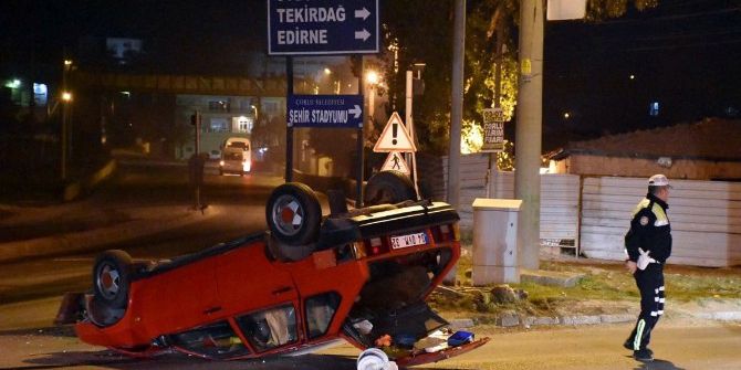 Takla Atan Otomobilin Sürücüsü Yaralandı