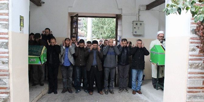 Doğalgaz Sobasından Sızan Gazdan Zehirlenen Çift Toprağa Verildi